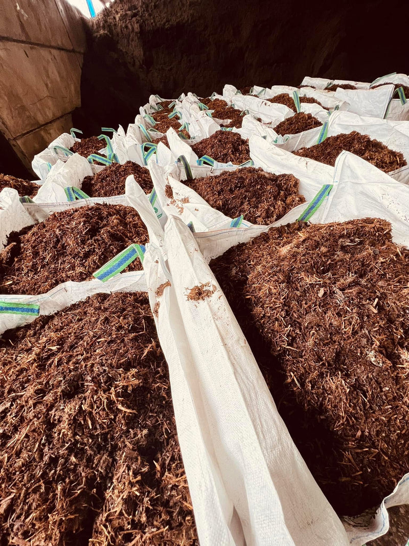 Load image into Gallery viewer, no.1 Soil Improver Mushroom Compost 850 - 1600 Litre Bag
