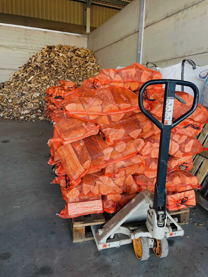 Load image into Gallery viewer, Kiln Dried Birch Logs 50 x 40 Litre Nets
