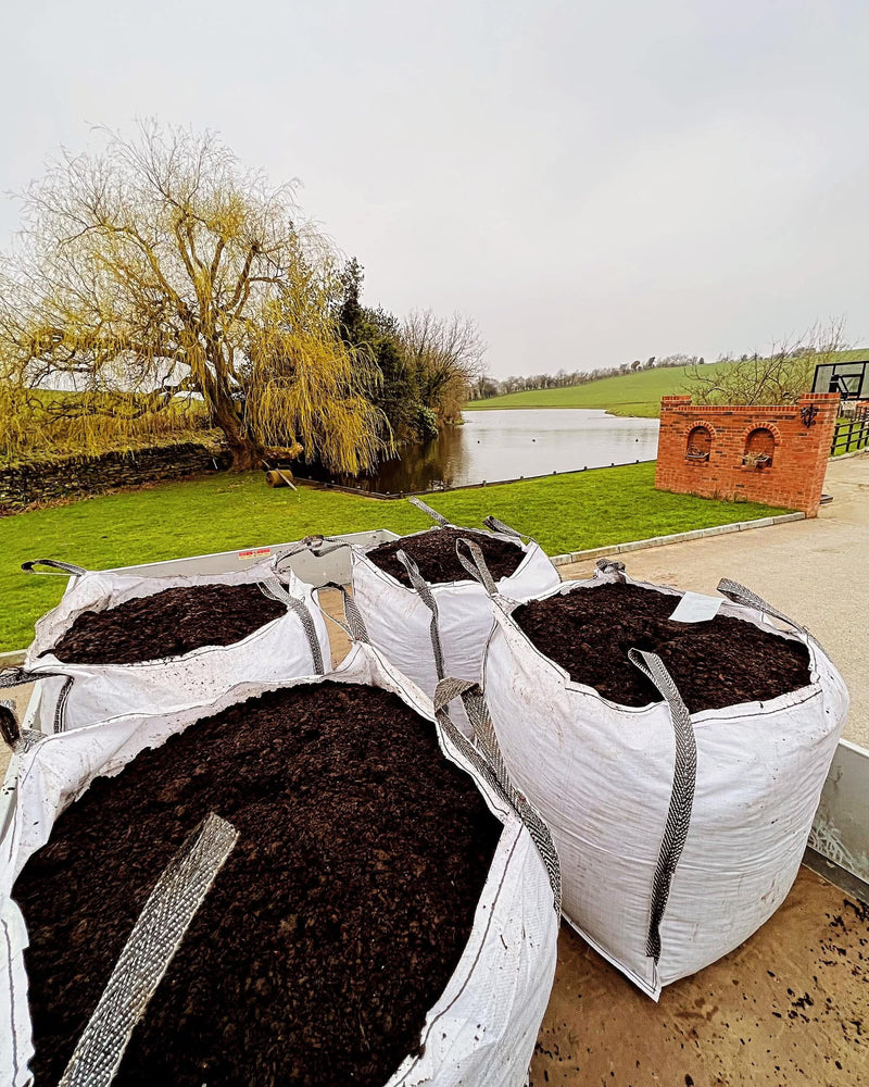 Load image into Gallery viewer, Premium Quality Farm Yard Manure 850 or 1600 Litre Bag
