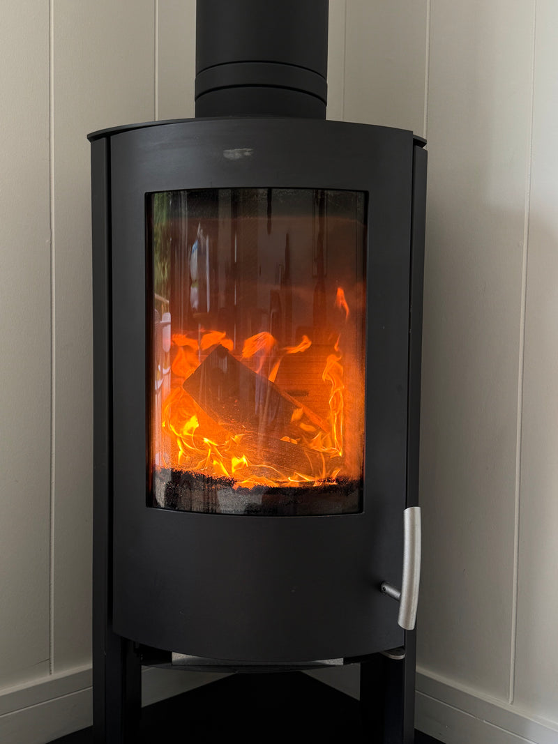 Load image into Gallery viewer, Premium Quality Seasoned Hardwood Logs Multiple Bulk Bag Sizes
