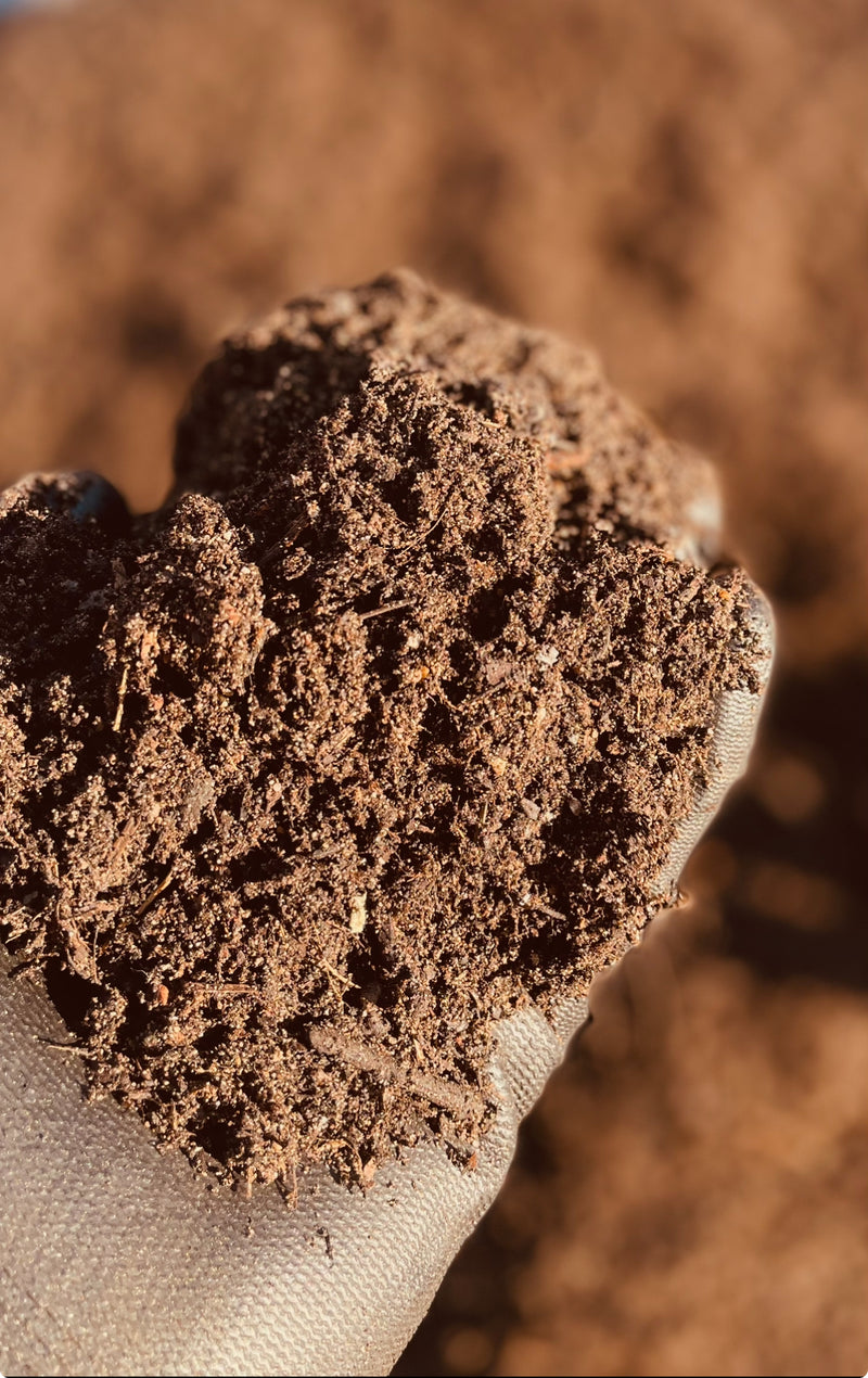 Load image into Gallery viewer, Growers Choice Fruit &amp; Vegetable Compost 850 - 1600 Litre Bag
