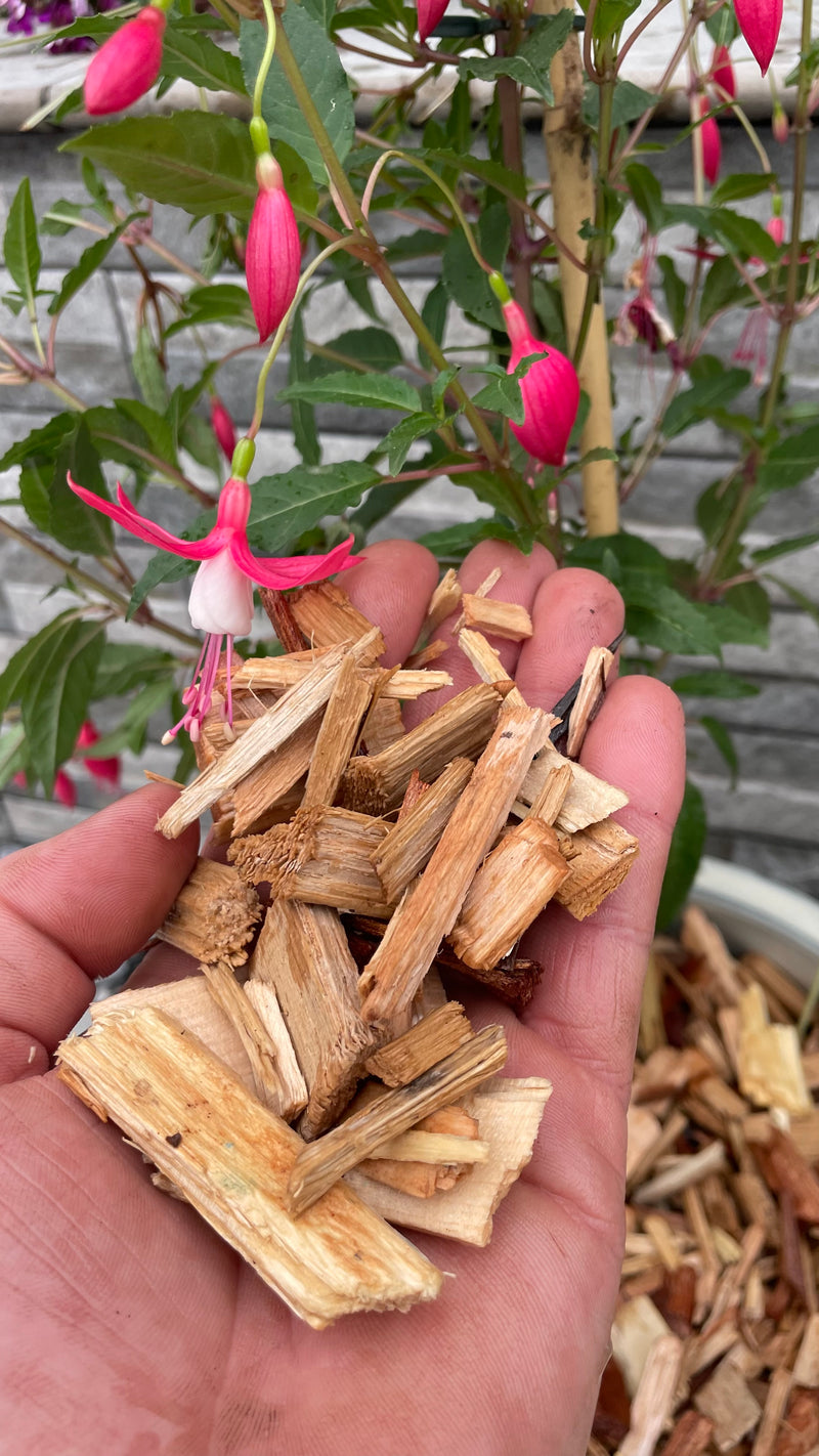 Load image into Gallery viewer, Garden &amp; Play Area Safe Wood Chip Hardwood
