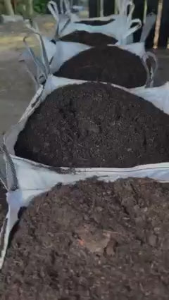 Premium Quality Farm Yard Manure 850 or 1600 Litre Bag